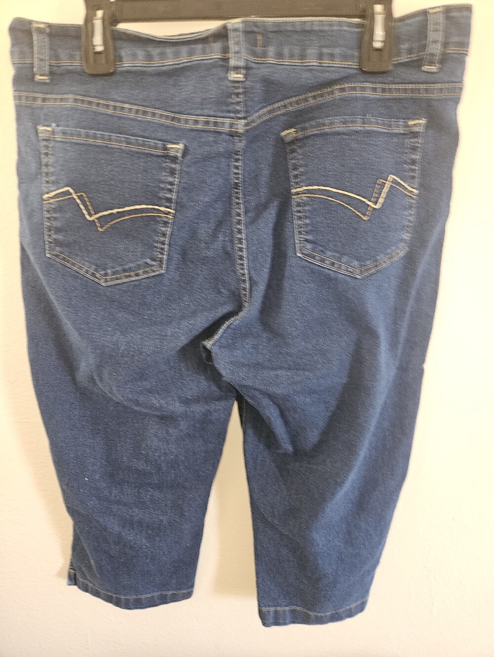 Weekend Plus Womans Capri Jeans Waist Size 36 - Picture 8 of 12